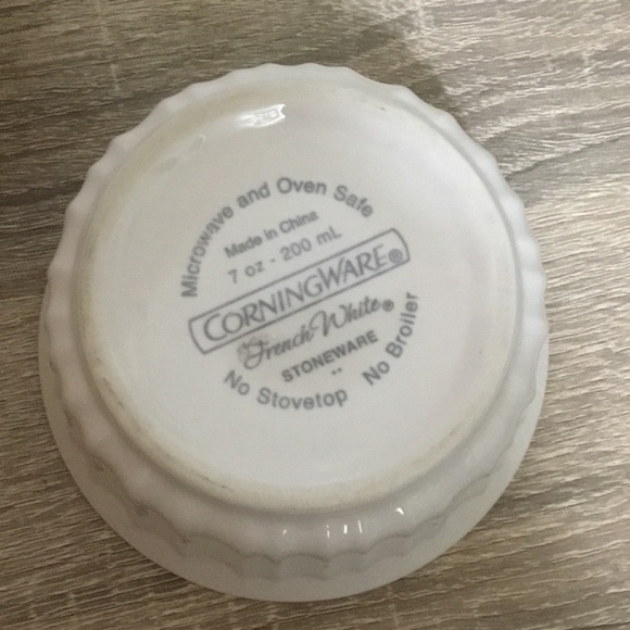 Set of 4 Corning Ware French White Stoneware Ribbed 7 Oz Ramekins 200 ml - Picture 3 of 4